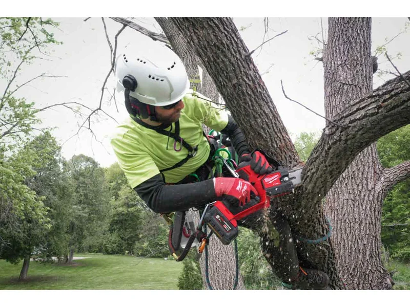 Milwaukee M18 FUEL™ HATCHET™ Pruning Saw 20CM KIT 4933480119