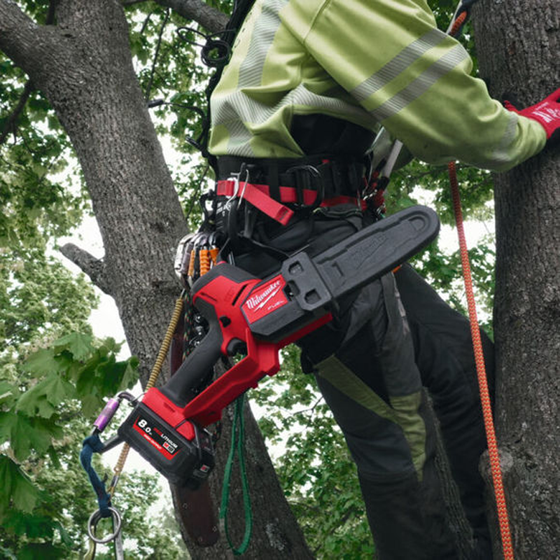 Milwaukee M18 FUEL™ HATCHET™ Pruning Saw 20CM KIT 4933480119