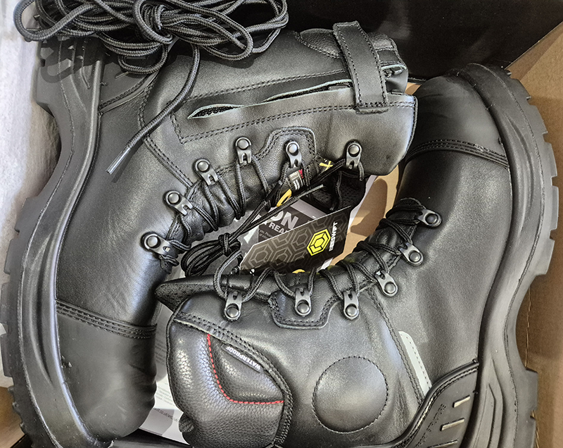 Beeswift S3 Waterproof Side Zip Boot Black CF67