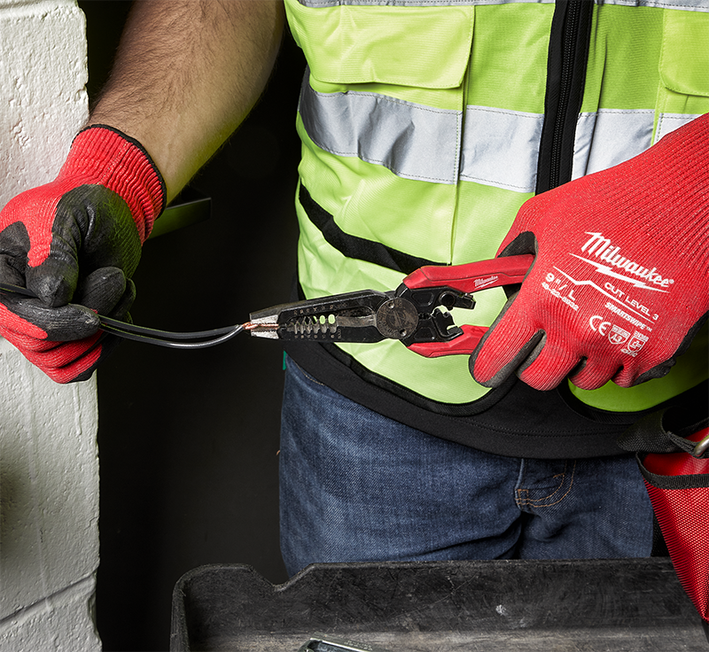 Milwaukee 7 in 1 Combination Plier 4932478554